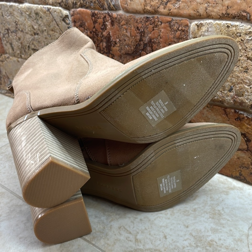Express Boots Taupe Size 9 Faux Suede Ankle Women’s Block Heel Western Booties - Picture 9 of 16
